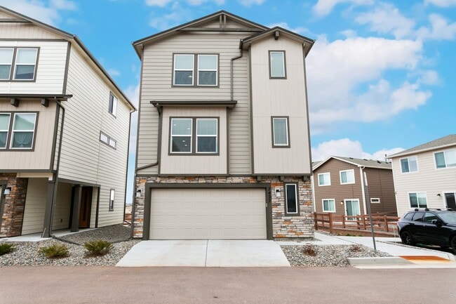 Building Photo - 7427 Gorgeted Quail Grv