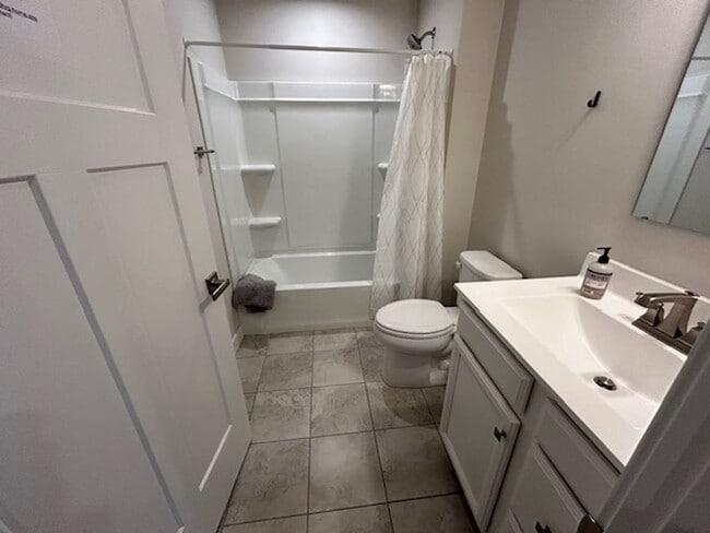 Building Photo - 2 Bed- 2 Bath + Dedicated Home Office - Single Family Home in Amherst