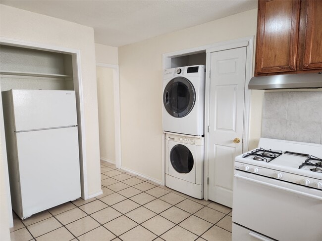 Building Photo - 1803 Church St