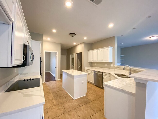 Building Photo - 5 Bedrooms with Bonus, 4 Bath Near Riverda...