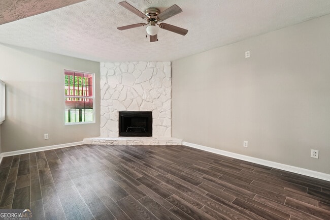 Building Photo - 1819 Singer Way