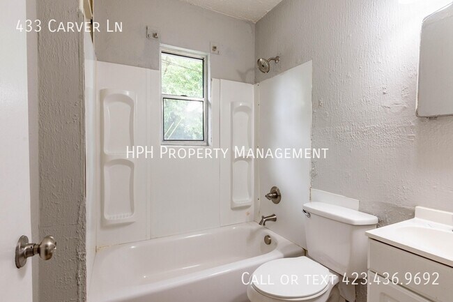 Building Photo - 433 Carver Ln