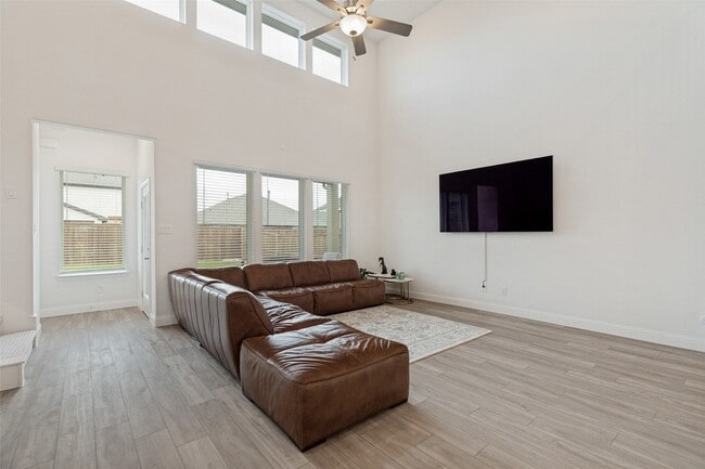 Building Photo - 3508 Sunflower St