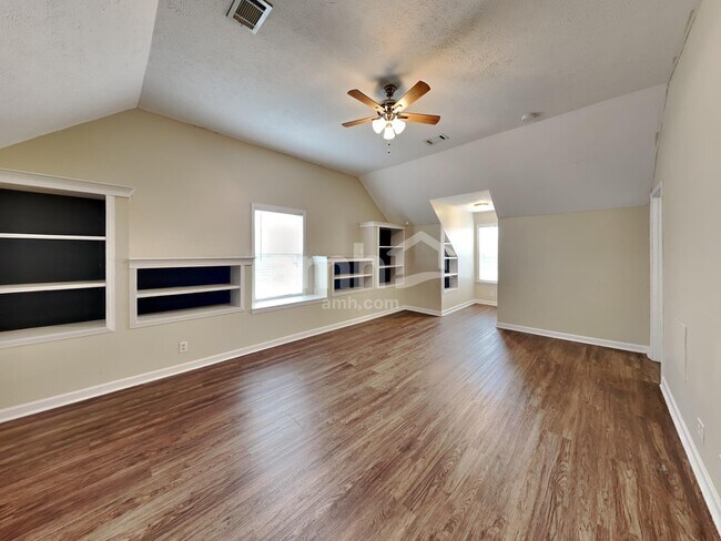 Building Photo - 803 Buckhaven Dr