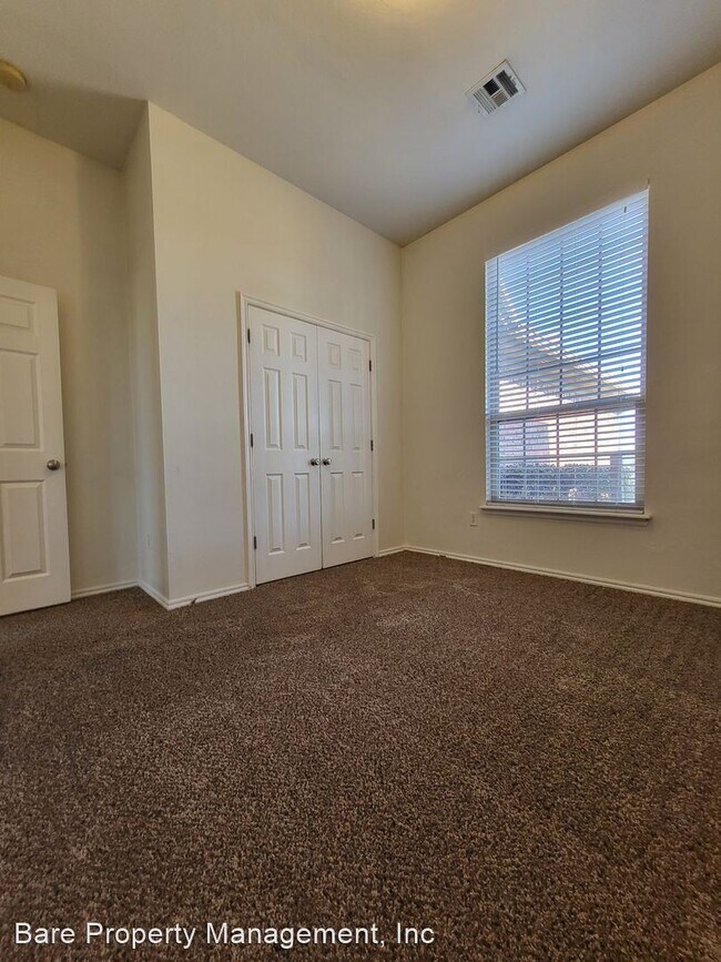 Building Photo - 4 br, 2 bath House - 524 Lone Oak Drive