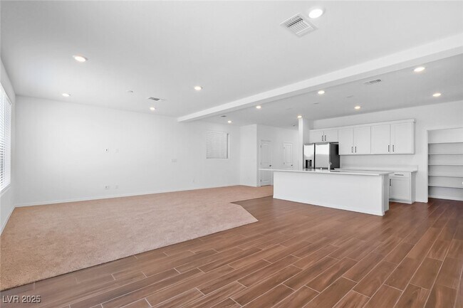 Building Photo - 8050 Texas Hls St