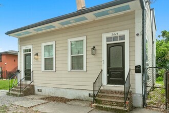 Building Photo - 2022-24 Bienville St.