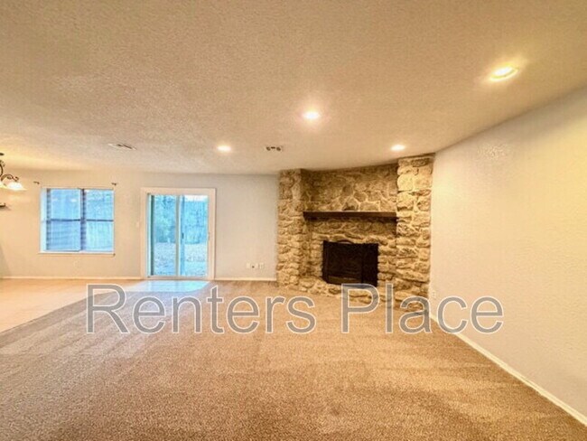 Building Photo - 6824 E 95th St