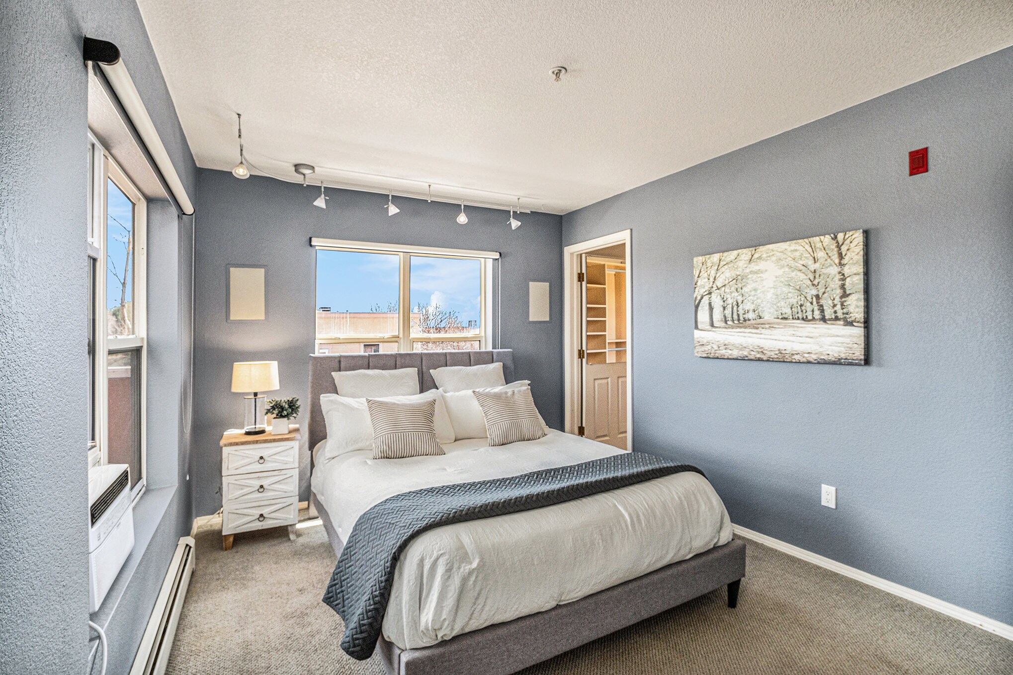 Building Photo - 2610 Iris Ave