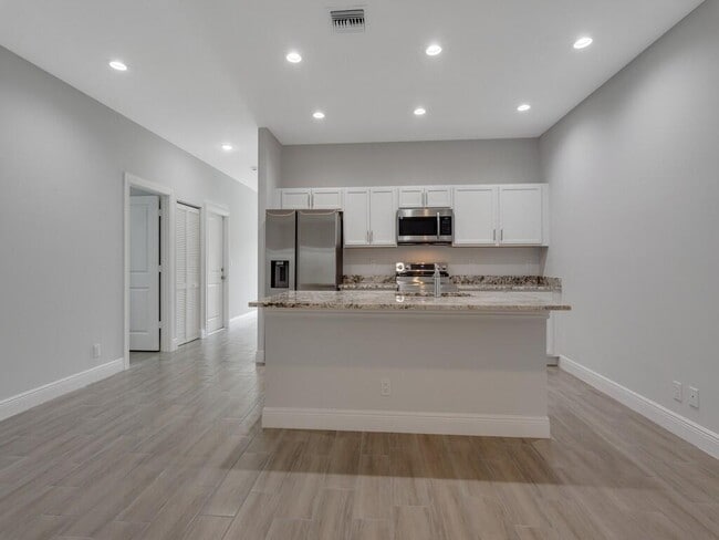 Building Photo - 2465 87th Ave