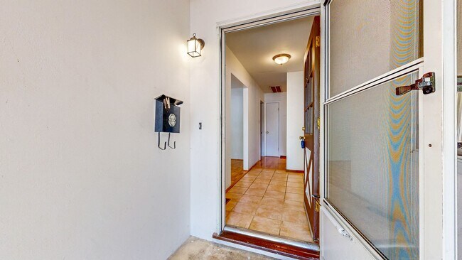 Building Photo - 1426 3rd St