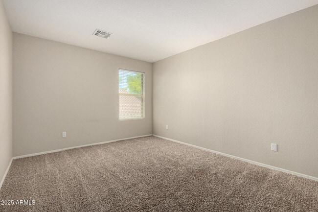 Building Photo - 4122 E Palm Beach Dr
