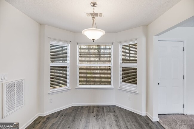 Building Photo - 6968 Foxmoor Way