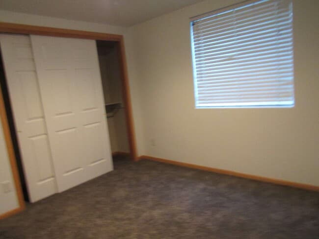 Building Photo - Gorgeous! Spacious Westside Home