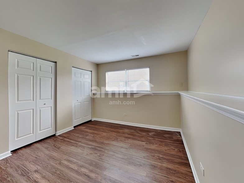 Building Photo - 4609 Vista Dr