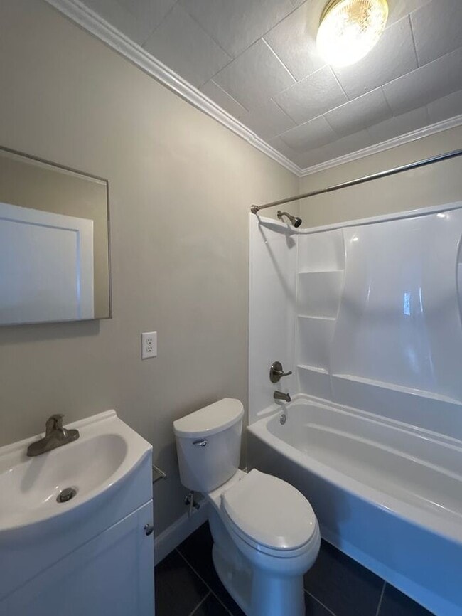 Building Photo - T.R. Lawing Realty Property
