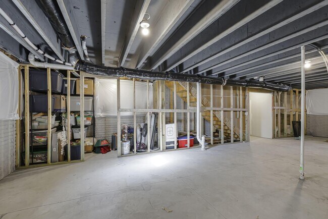 Building Photo - 758 Leslie Dr