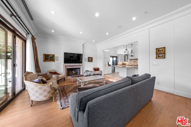 Building Photo - 1148 Centinela Ave