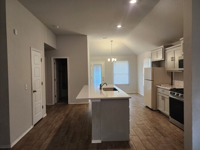 Building Photo - 4617 Emerald Knoll Rd