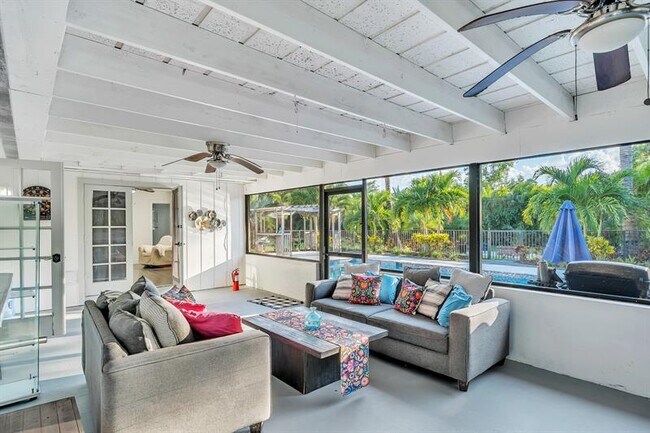 Building Photo - 10962 57th Pl S