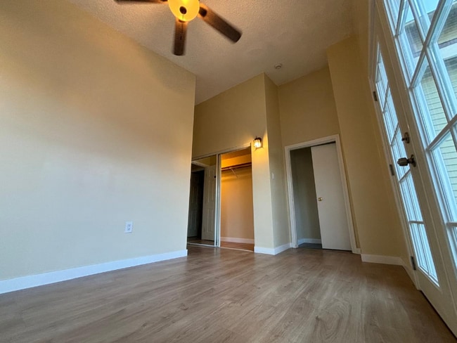 Building Photo - 526 W 49th St