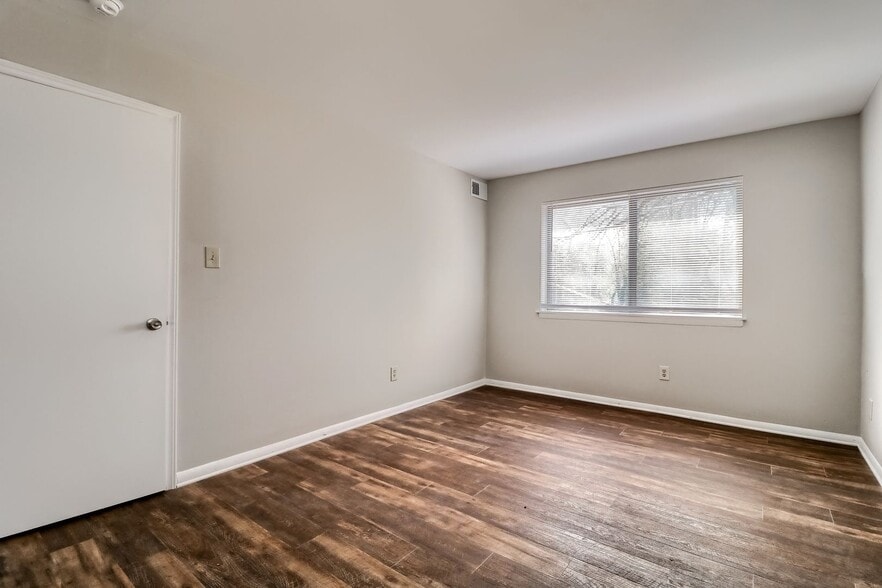 Building Photo - 1000 Sandlin Pl