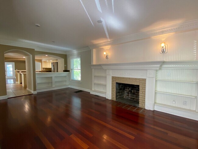 Building Photo - Charming 3 Bed, 3 Bath Home in Lake Davis/...