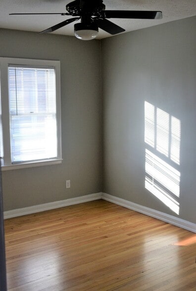 Building Photo - 5337 E 11th St