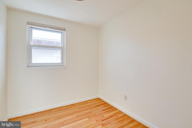 Building Photo - 5513 Chillum Pl NE
