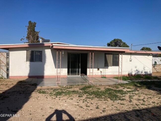 Building Photo - 2105 Villa Plata Dr