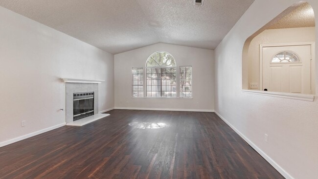 Building Photo - Great 4 Bedroom NW Fresno Home for Lease