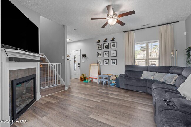 Building Photo - 157 Old Blossom Ct