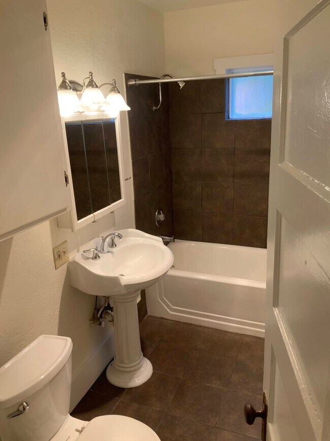 Building Photo - 3056-04 - MSF Properties