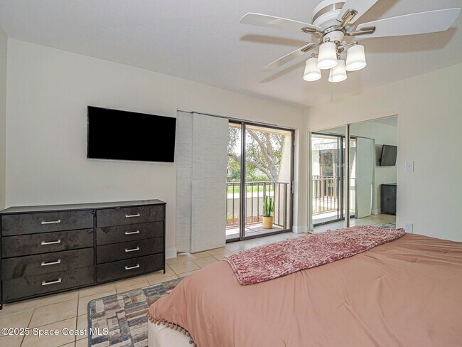 Building Photo - 1170 6th Ave