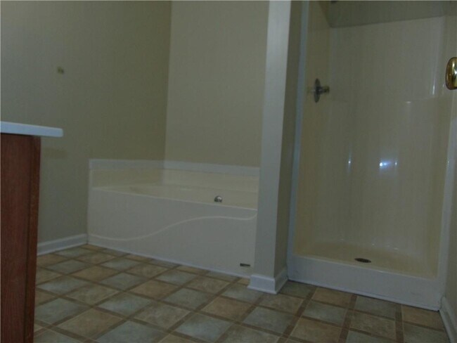 Building Photo - 523 Rockbridge Trail