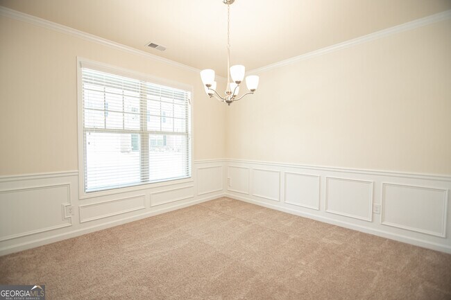 Building Photo - 5863 Krim Dr