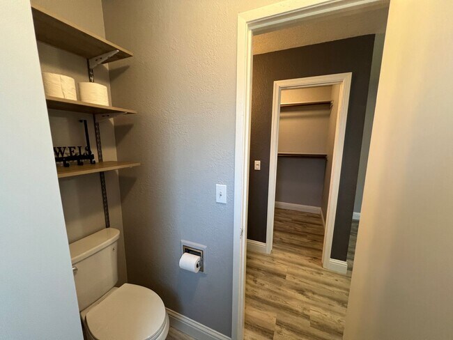 Building Photo - 5753 Mohican Dr