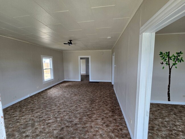 Building Photo - 3 Bedroom house