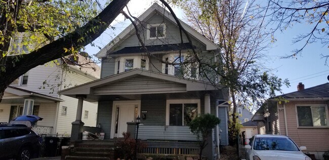Building Photo - 3915 Hyde Ave