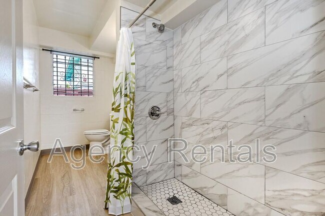 Building Photo - 1438 Liliha St