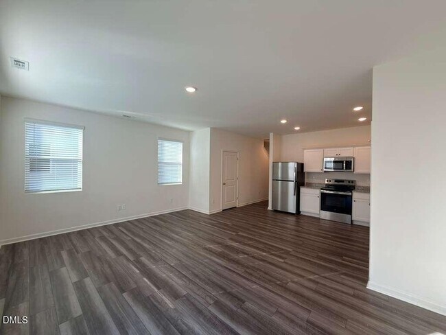 Building Photo - 2048 Trailside Dr