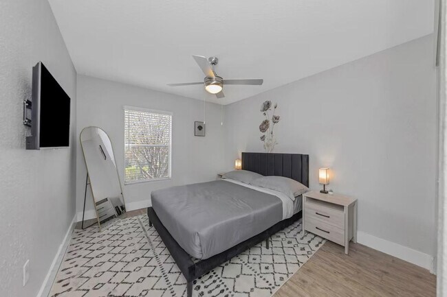 Building Photo - 4311 W Cleveland St