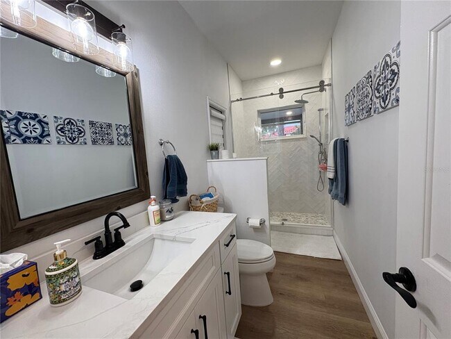 Building Photo - 10413 Canary Isle Dr