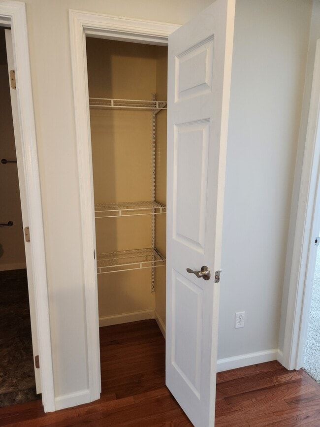 Building Photo - 28 Holler Rd