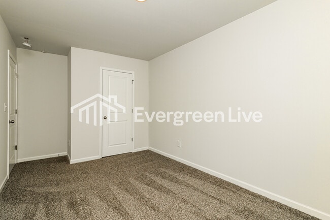 Building Photo - 104 Vlg Grn Dr NW