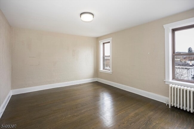 Building Photo - 204 Church St