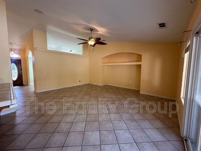 Building Photo - 2409 N Linda Vista St