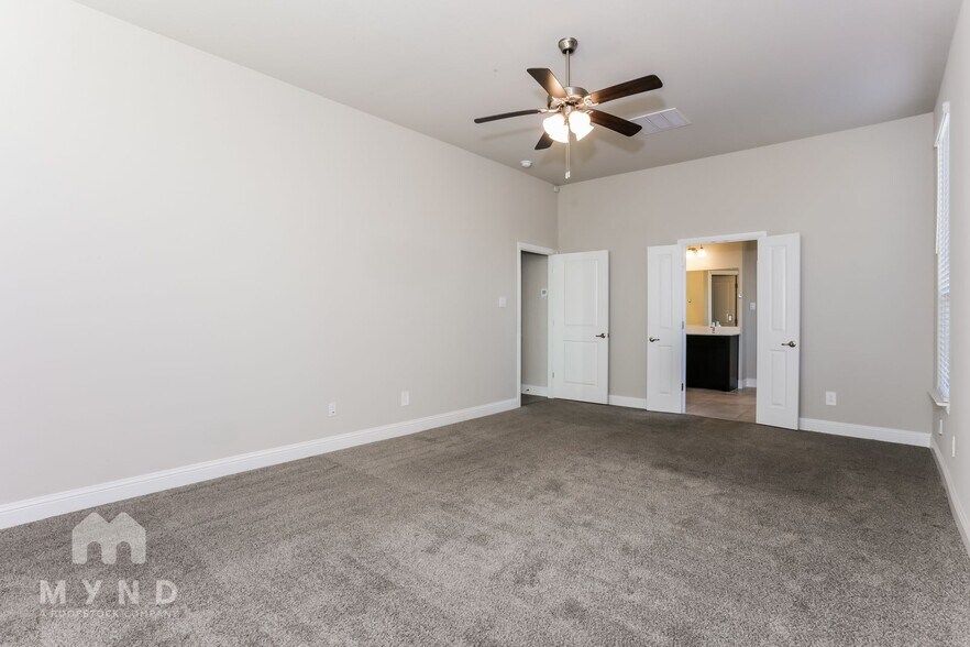 Building Photo - 6002 S 14th St