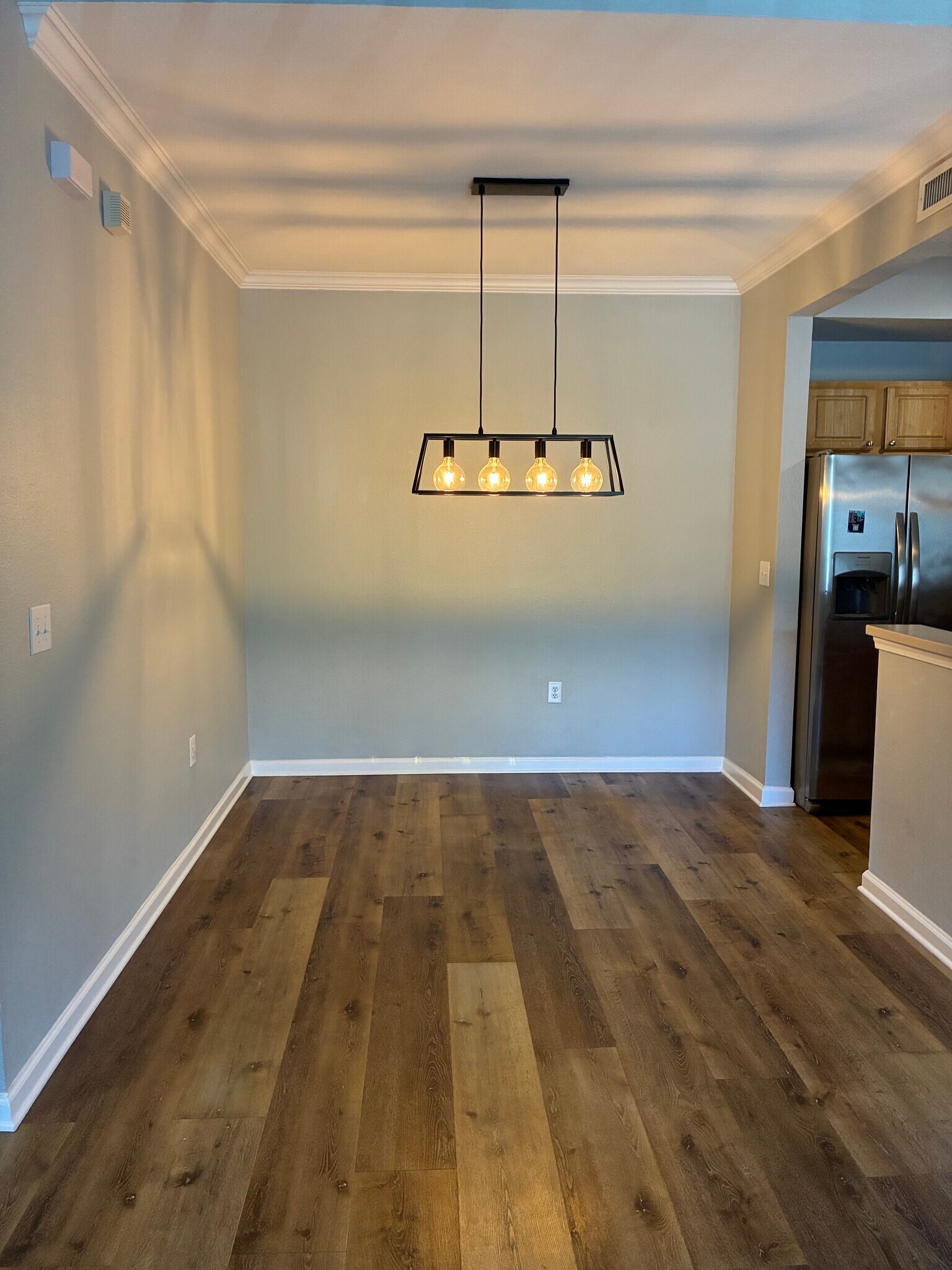 Building Photo - 10075 Gate Pky N