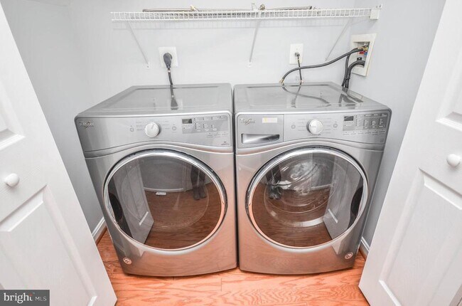 Building Photo - 116 Moore Dr